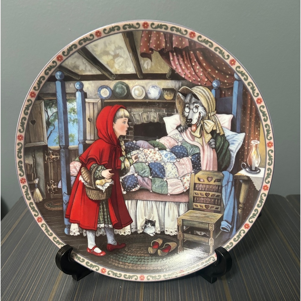1988 Collector’s Edition-Little Red Riding Hood, Once Upon a Time Knowles Plate